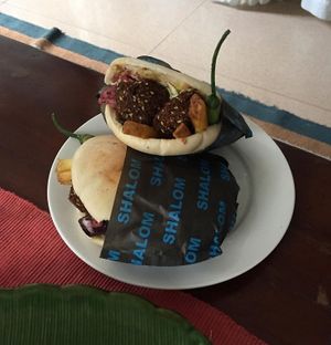 First time trying out these big falafels. It’s definitely a hit! So big I wasn’t able to finish one. Although, it was kinda bland lang for me, but the sauce/dips add extra flav at Falafel Yo in Quezon City