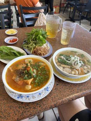 Bun rieu (left), pho (right)  at Thuong An lac in Honolulu