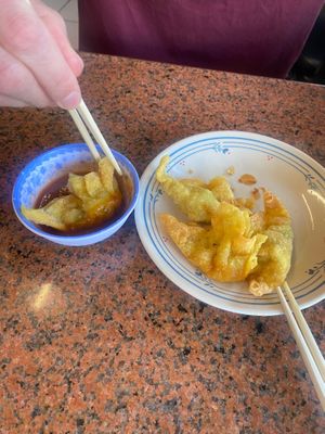 Fried wontons at Thuong An lac in Honolulu