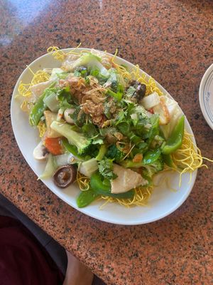 Crispy noodle stir fry at Thuong An lac in Honolulu