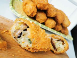 Vegan Hakien, crispy outside, soft and savoury inside at Asian Box in Rose Hill