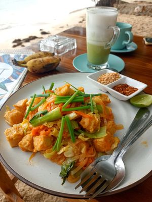 Padthai vegan Tofu at Secret Beach Bar and Grill in Koh Phangan