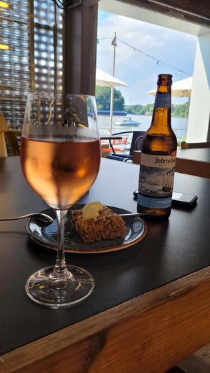 Nette Lokalität für gemütliche Stunden at Entenwerder1 in Hamburg