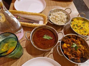 Rajma (red beans curry) & potato cauliflower & pulau veg rice & zeera rice at Indiyskiy Restoran Masala in Minsk