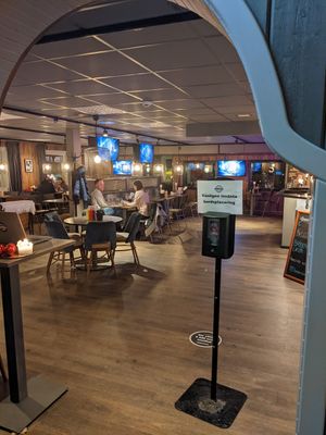 Inside the restaurant at Brödernas in Borlaenge