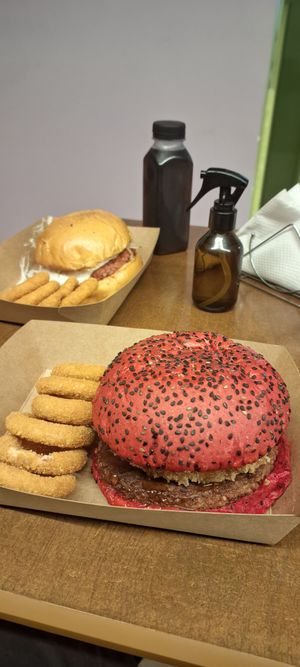 Combo do Sweet Onion e combo do Linguiçudo at Refúgio Veg in Rio De Janeiro