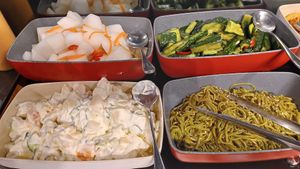 Food (Photo by 素食行) at Ahimsa Buffet 無肉食 in New Territories