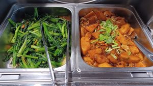 Food (Photo by 素食行) at Ahimsa Buffet 無肉食 in New Territories