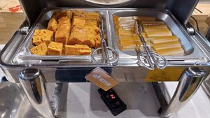 Food (Photo by 素食行) at Ahimsa Buffet 無肉食 in New Territories