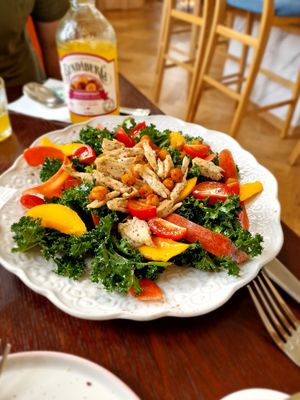 Mango kale salad at LN Fortunate Coffee in Shanghai