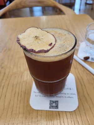 Americano with applejuice and jasmine tea - tasty at LN Fortunate Coffee in Shanghai