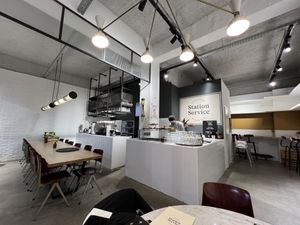 Ambiance   at Station Service in Rouen