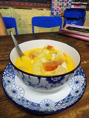 Yellow Cary with "chicken" and tufo at JaJa's Restaurant Thai Vegan in Koh Phangan