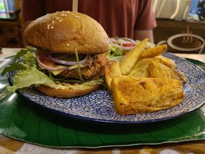 Burger at Shlomo in Grand Baie