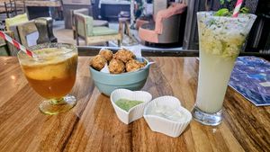  at Shlomo in Grand Baie