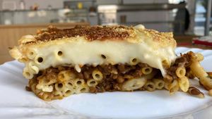 Makaronia tou fournou (lentil version) at Yali Ali - γιάλι άλι in Nicosia