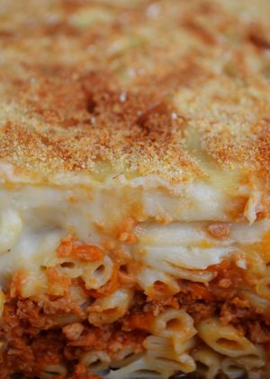 Makaronia tou fournou (soy mince version) at Yali Ali - γιάλι άλι in Nicosia