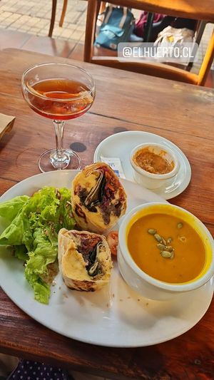 Burrito y sopa de zapallo at El Huerto in Santiago