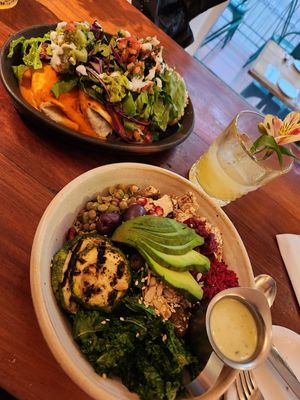 Bowl und ein mexikanisches Menü at El Huerto in Santiago