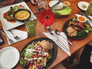 Chicana vegana, nuevo Mexico, hortelano (porotos) at El Huerto in Santiago