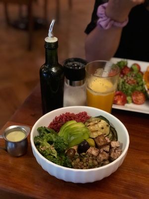 Bowl Marroquí  at El Huerto in Santiago