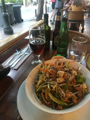 Verduras al wok at El Huerto in Santiago