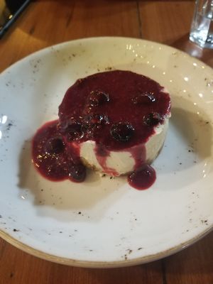 Vegan cheesecake at El Huerto in Santiago