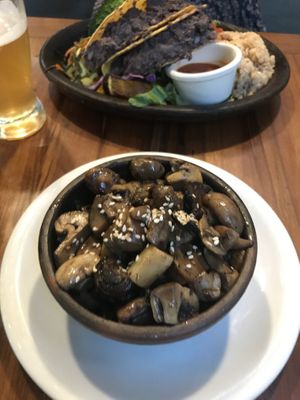 Mushrooms and tacos with rice and vegetables/salad at El Huerto in Santiago
