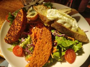 Vegetarian salad at Utopia in Bordeaux