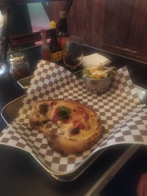 Actually a non vegan trattoria BUT they have (delicious) vegan cheese option!!! Also applies for calzones!!! Such a nice  and cozy place to have vegan dinner in San Luis Potosí. I at Buba's Trattoria in San Luis Potosi