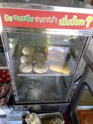 Baozi & Mantou (buns) at Veggie Vegan Buffet in Chiang Rai