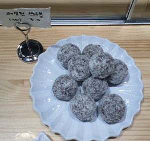 choco coconut balls at Grovy in Seoul