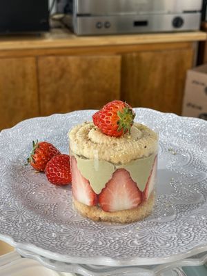 Strawberry pistachios   at Grovy in Seoul