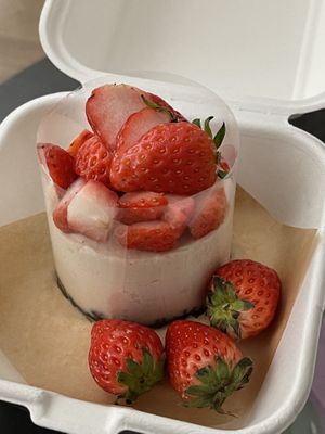 Strawberry layers   at Grovy in Seoul