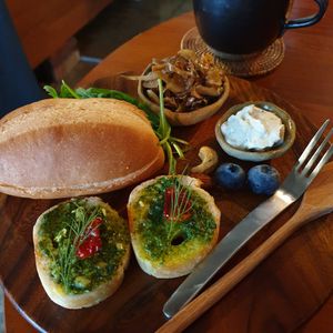 toast plate at Cafe Yeorm in Seoul