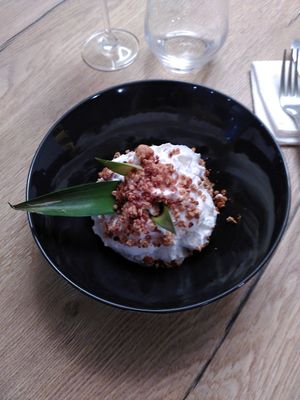 Ananas rôti, mousse de coco at La Brasserie Bleue in Vannes