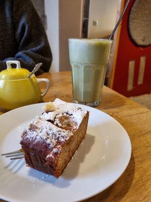 Veganes Stück bananenbrot at Café Fräulein Mondschein in Darmstadt
