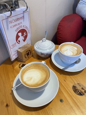 Großer Cappuccino mit Hafermilch  #Veganuary at Café Fräulein Mondschein in Darmstadt