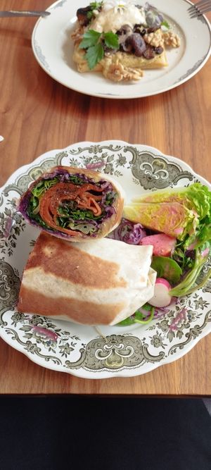 Gemüsewrap mit geräucherten Karotten at Formidable Pelikan in St Gallen