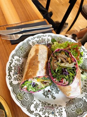 Seitanwrap (bester Seitan, den wir je gegessen haben 🤤)  at Formidable Pelikan in St Gallen