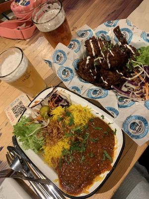 Veggie masala and bahjis  at Wolf Sharing Food Market in Brussels