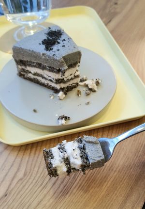 Black Sesame Cake #veganuary at ODOV - 오도브 in Seoul