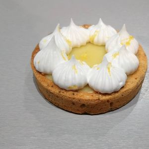 Lemon & meringue tartelette at Les Douceurs du Colibri in Dijon