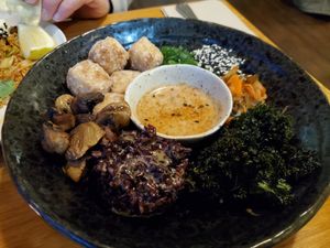 Asian power bowl at Simes Kitchen in Kaikoura