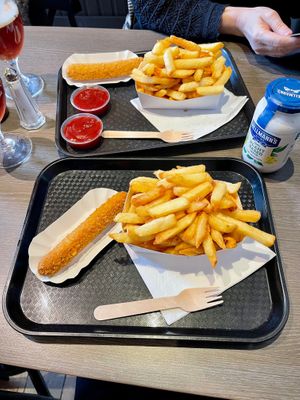 Vegan sauzen zijn beperkt tot ketchup, de pot veganaise op de tafel brachten we zelf mee. at Friterie Sebastien in Stavelot