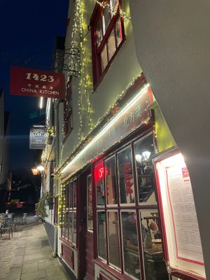 Outside at 1423 China Kitchen in Windsor