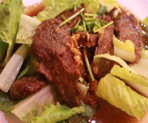 Garlic Pepper Steak at Urban Vegan - Lake View in Chicago