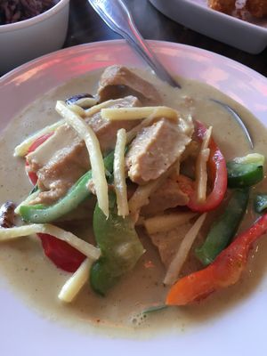Green curry chicken at Urban Vegan - Lake View in Chicago