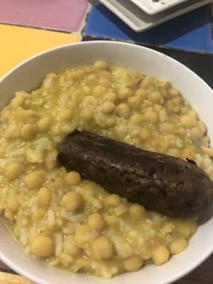 Legumbres del día (garbanzos) con chorizo  at Violeta Dulceria Vegana in Valparaiso