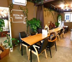 seating at Villa De Costes in Seoul